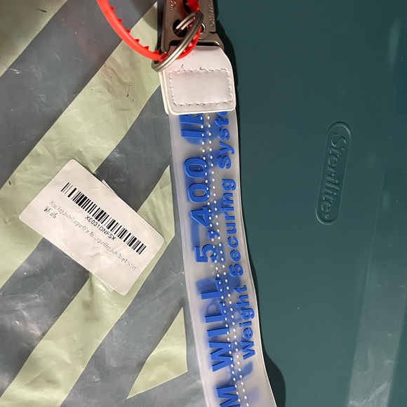 Blue Off-White Silicone Industrial Keychain - Picture 5 of 5